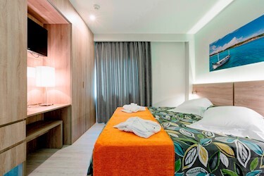 Junior Suite (Building Suites)