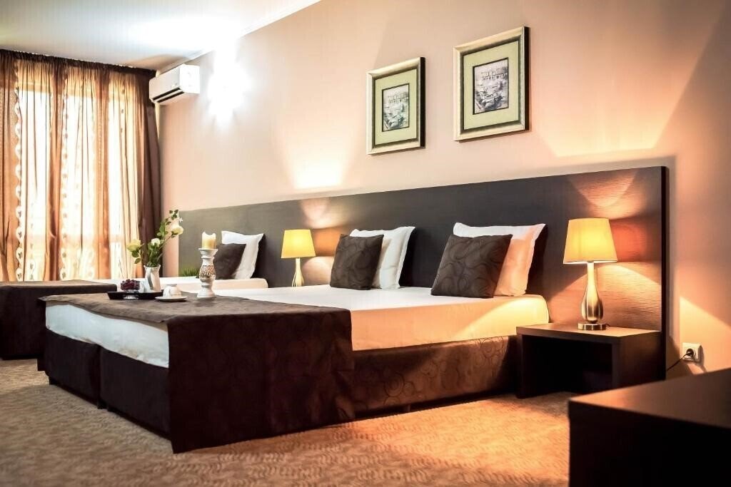 Zdjęcie Central Plaza 3*