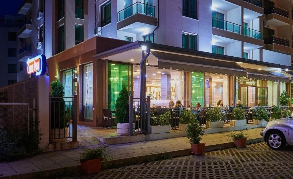 Hotel Central Plaza 3*