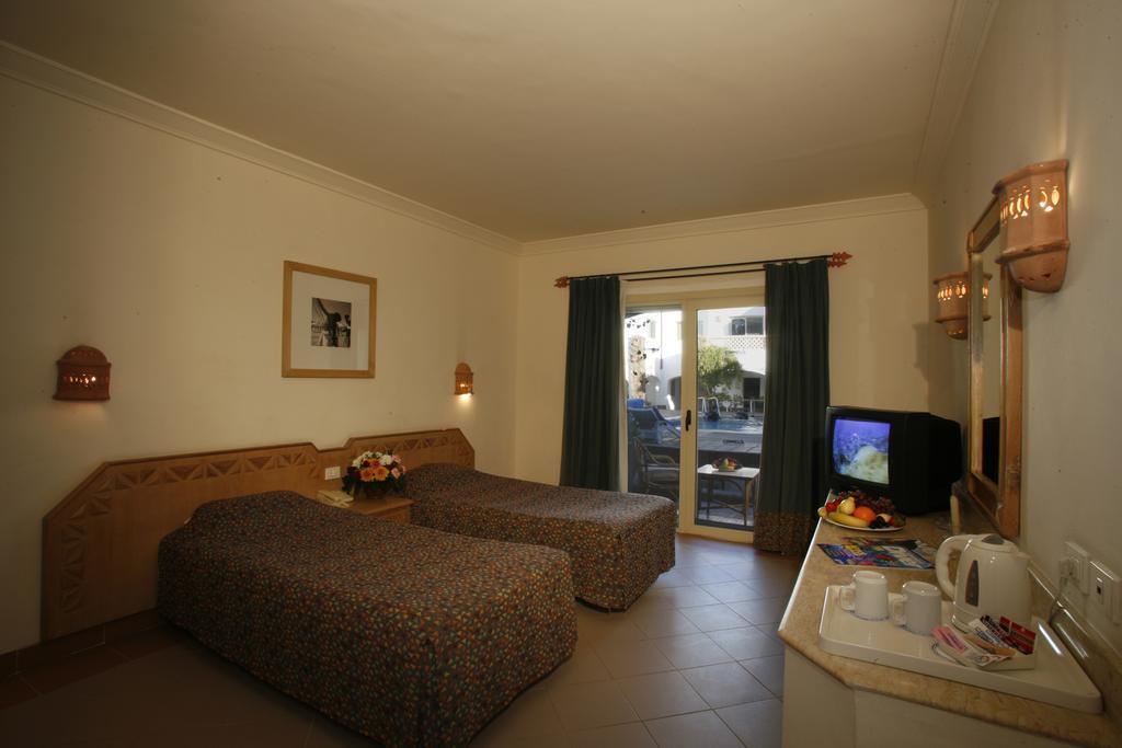 Фотографія Camel Dive Club & Hotel 4*