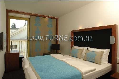 Фото Motel One Berlin 2*