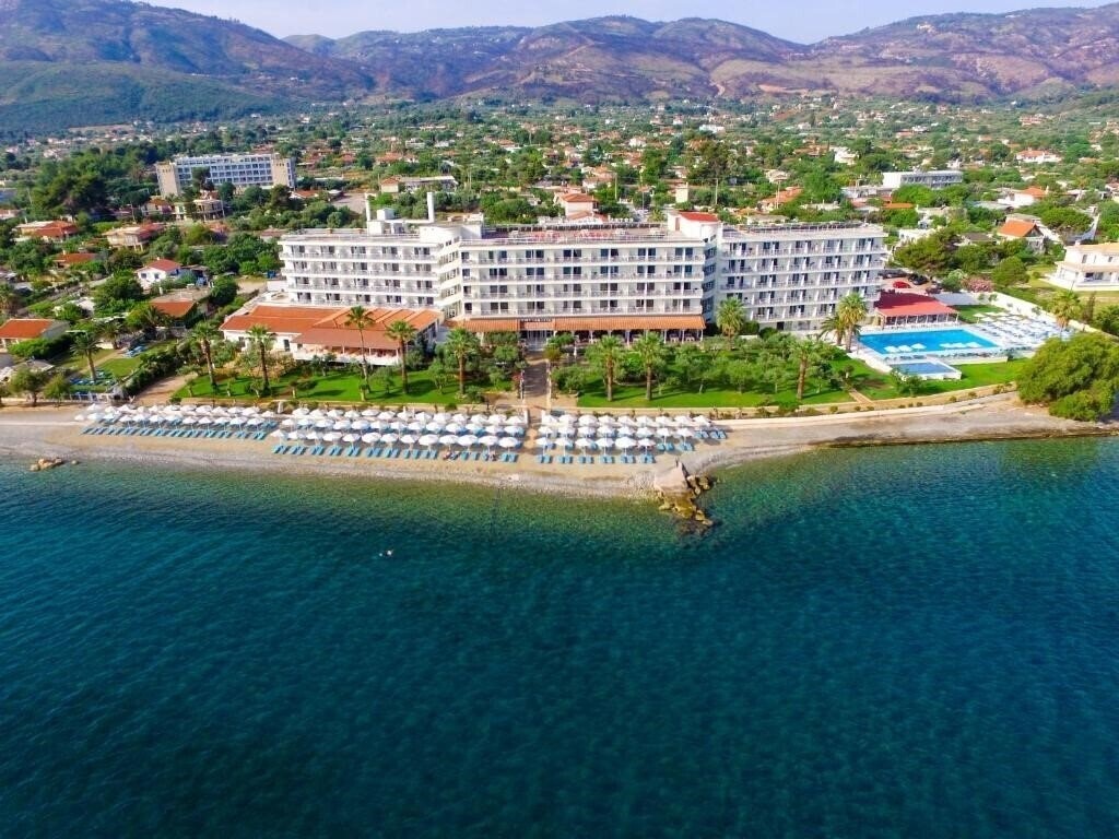 Готель Calamos Beach Family Club 3*