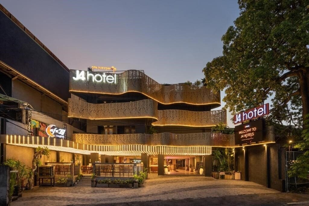Hotel J4 Hotels Legian 4*