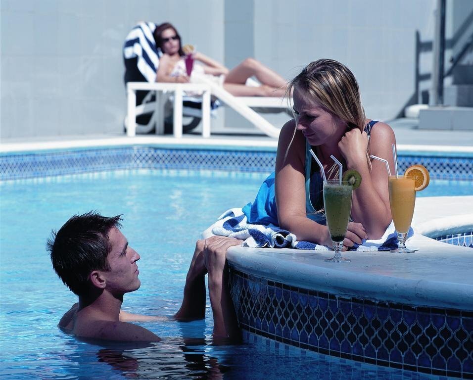 Отель Emirates Concorde 4*