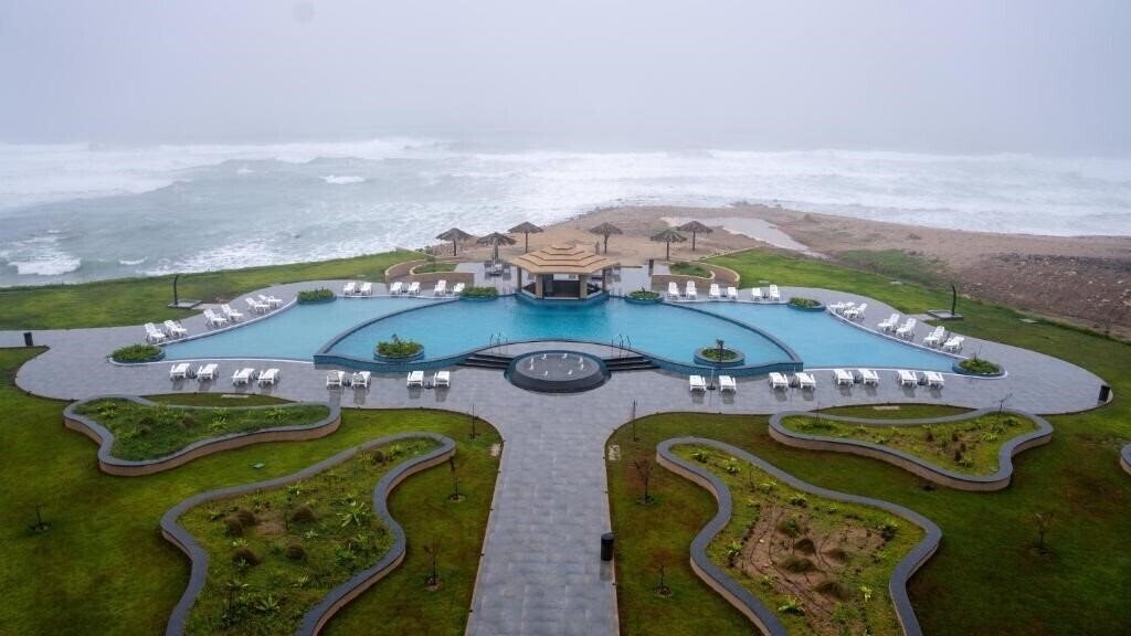 Готель Arabian Sea Resort 4*