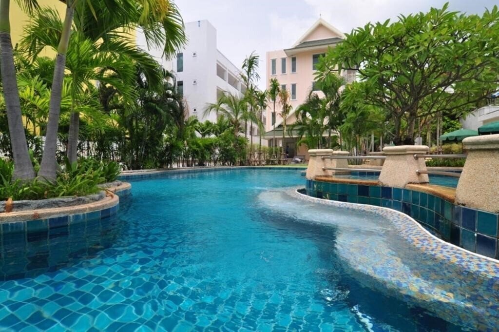 Фотография Baan Karonburi 3*