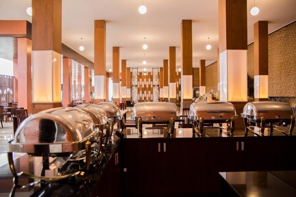 Зображення Phi Phi Cliff Beach Resort 3*